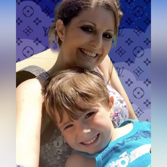 Meet your Posher, Nicole - Picture 11 of 15